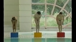 全裸遊泳比賽  01
